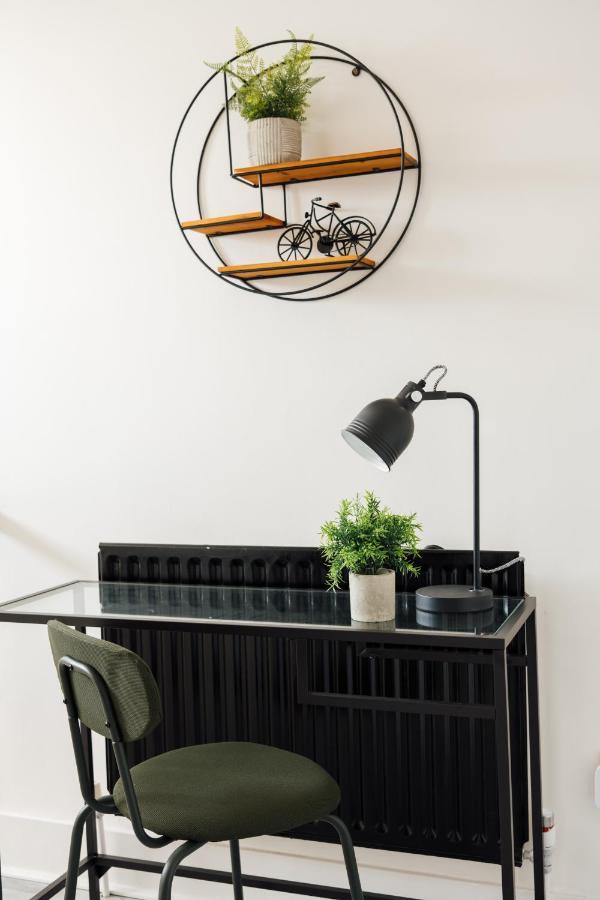 Ferienwohnung Stunning & Stylish 2 Bed Flat In West London Exterior foto
